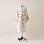 Carica l&#39;immagine nel visualizzatore di Gallery, Luxuriously Woven Honeycomb Linen Bathrobe in Cappuccino Color
