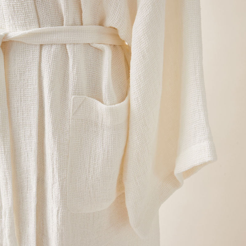 Luxuriously Woven Honeycomb Linen Bathrobe in Latte Color