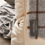 Carica l&#39;immagine nel visualizzatore di Gallery, Checked Cashmere Blanket
