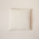 Carica l&#39;immagine nel visualizzatore di Gallery, Soft Crinkled Linen Cushion in Oat color
