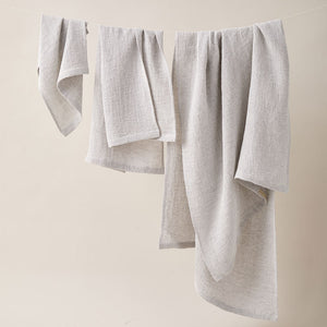 Honeycombed Textured Linen Bath Towel in Stone color